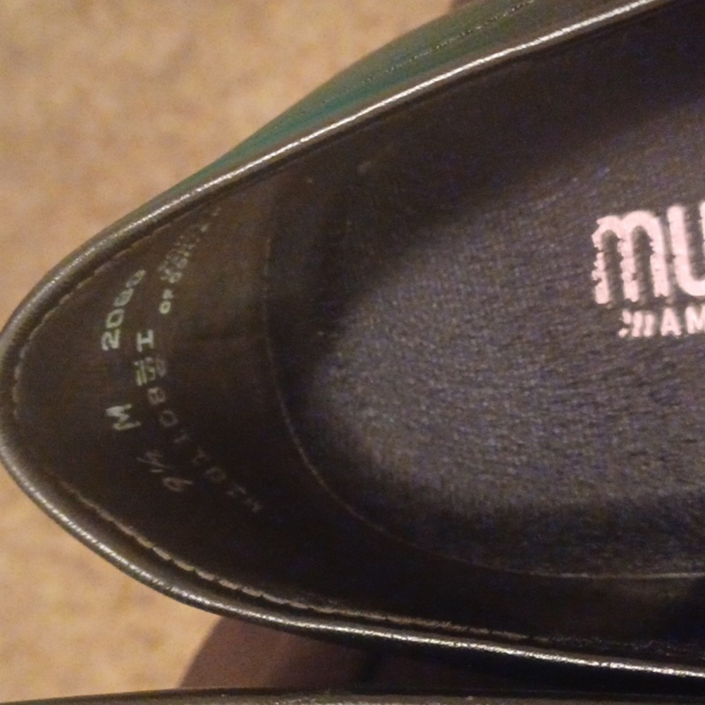 Munro Women's Leopard Print Loafers - Picture 3 of 5